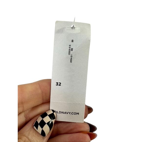 Old Navy Broken In Khaki 9" Flat Front Shorts Men's 32 New - Picture 5 of 5